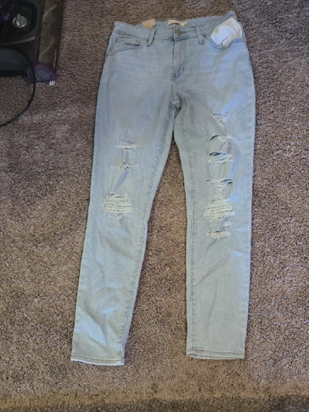 Levi's Women's Light Blue Distressed Skinny Jeans - Picture 3 of 9